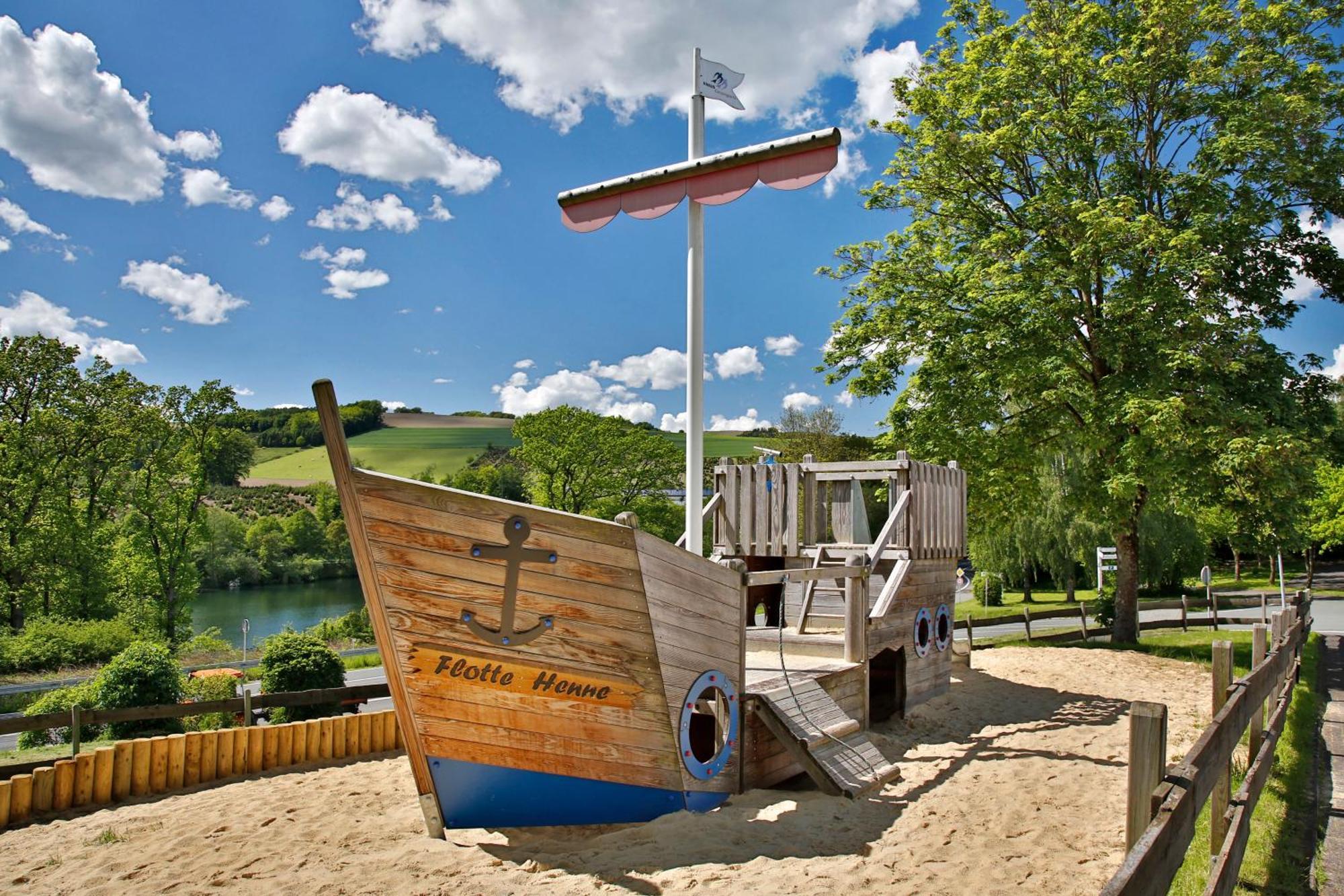 Knaus Campingpark Hennesee ميشيده المظهر الخارجي الصورة